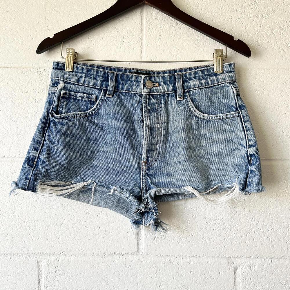 Love Cameron Medium Wash Distressed Cut Off Denim Short Shorts 30 Waist Size 6
